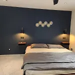 Stylish Comfort Near Airport, Bus And Train