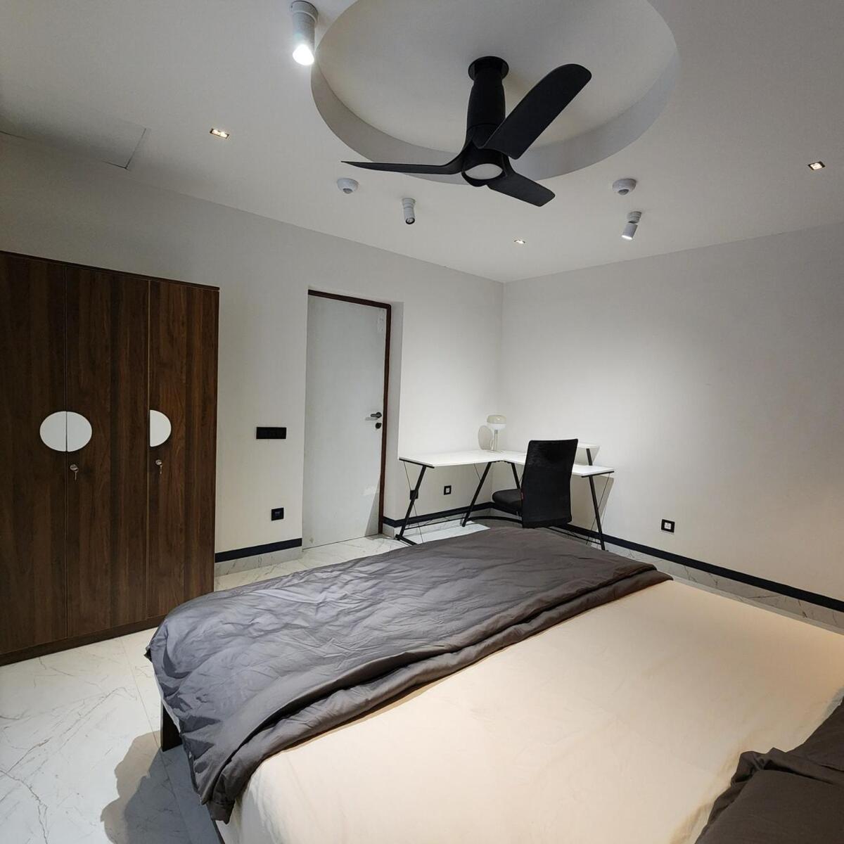 Apartment Stylish Comfort Near Airport, Bus And Train *