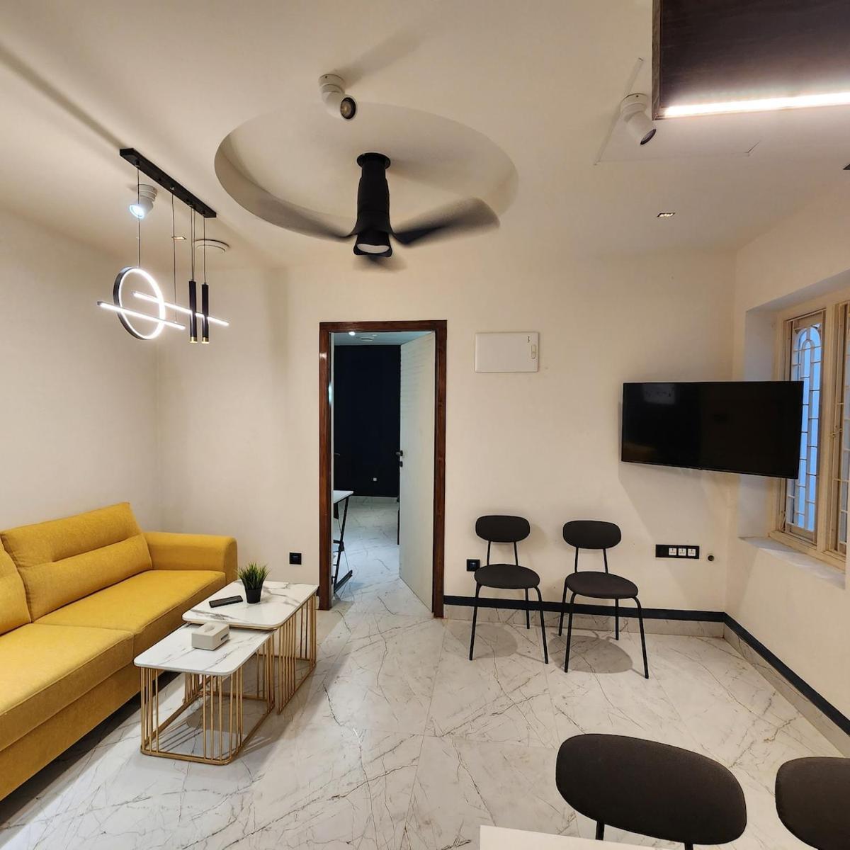 Stylish Comfort Near Airport, Bus And Train *
